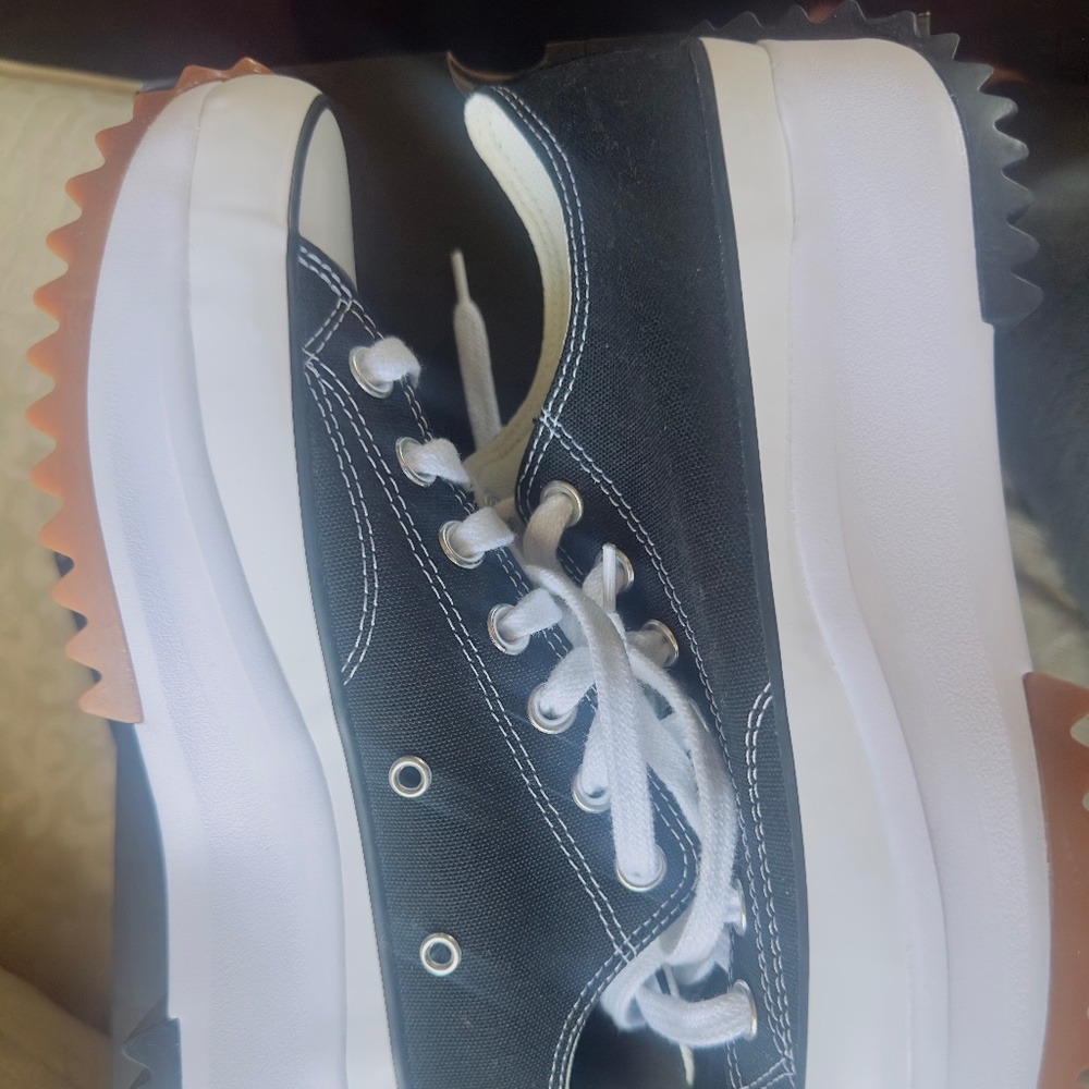 Black Converse (NEW)